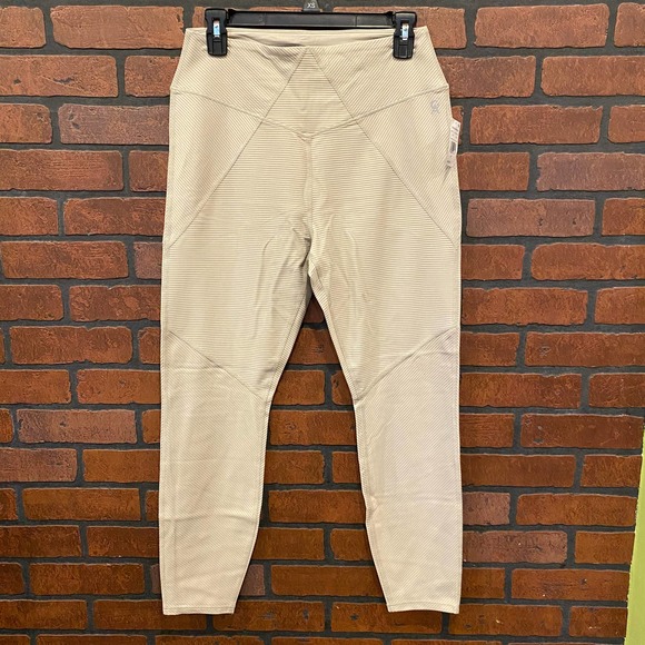 Good American Angled Ribbed Leggings NWT Size 4/XL - Picture 3 of 8